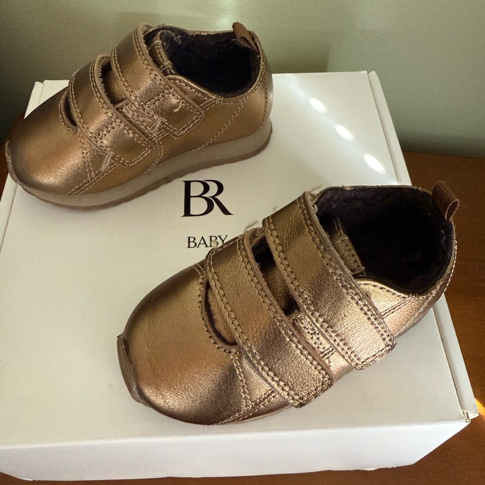 Banana republic metallic leather sneaker